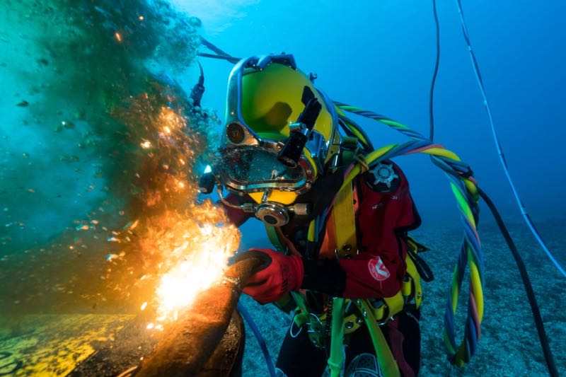 underwater welder off the grid