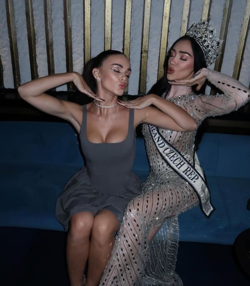 Petra and friend in sexy dresses