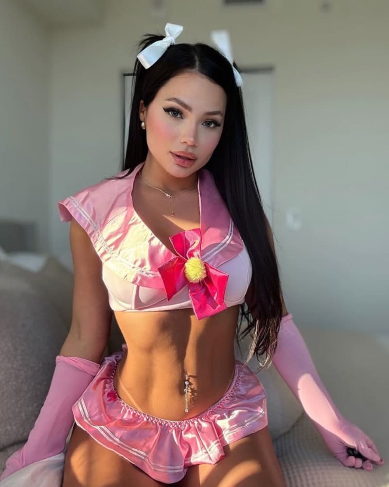 Selena in pink