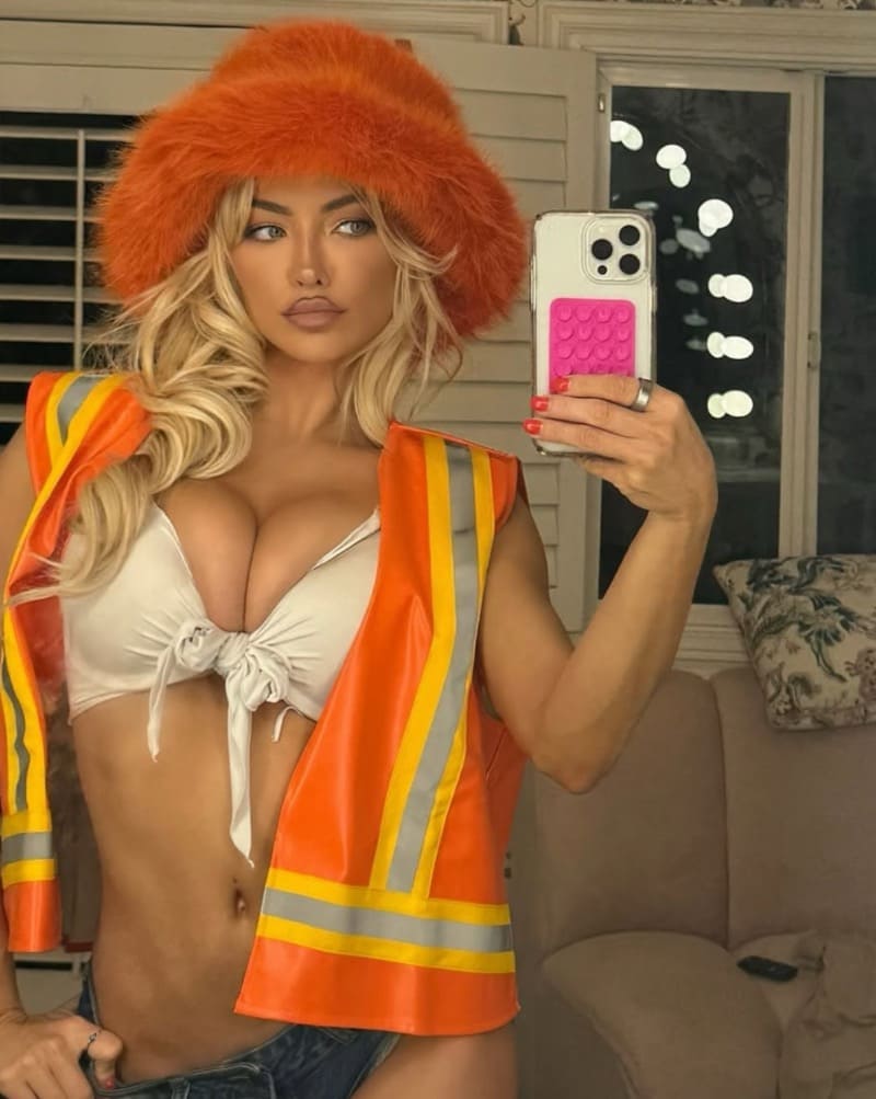 Lindsey dressed up