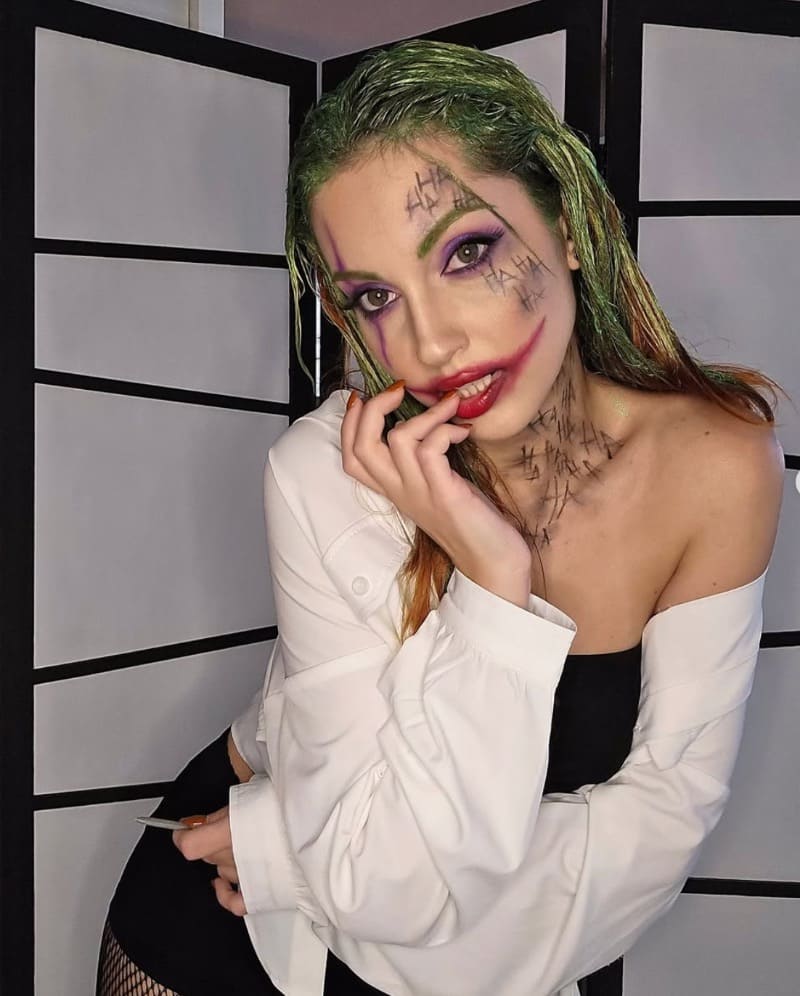 Babe in sexy joker outfit!