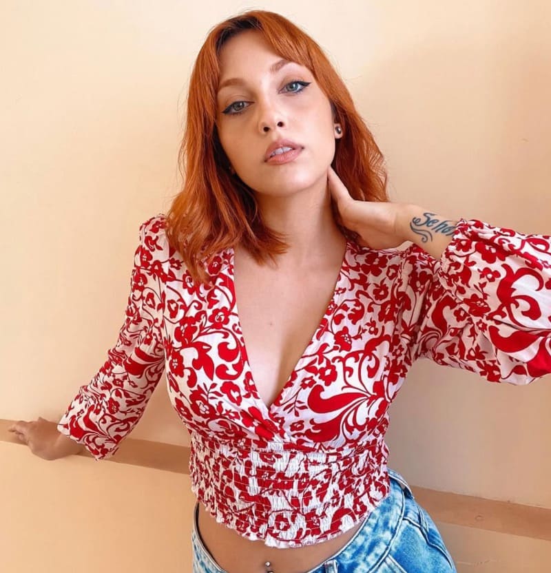 babe in red top