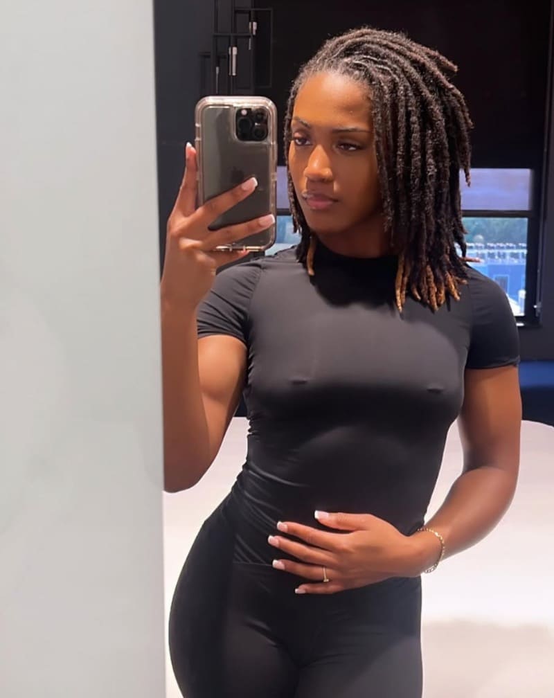 Bhrianna in tight outfit