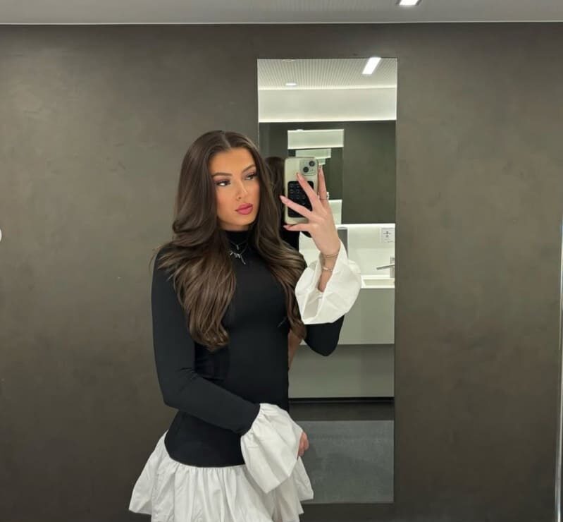 Hottie in black outfit