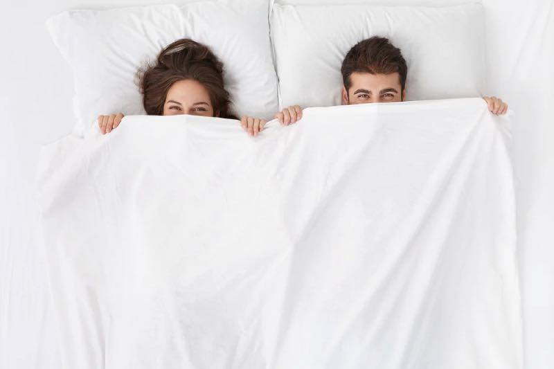 Koppel in bed 