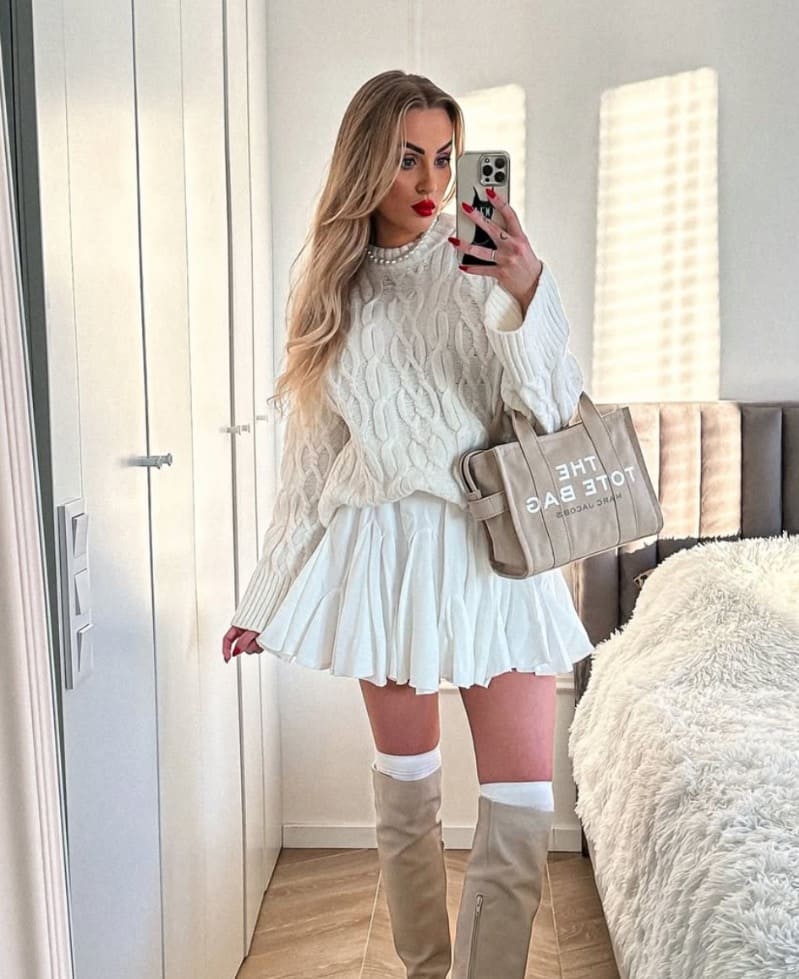 Anna in white skirt