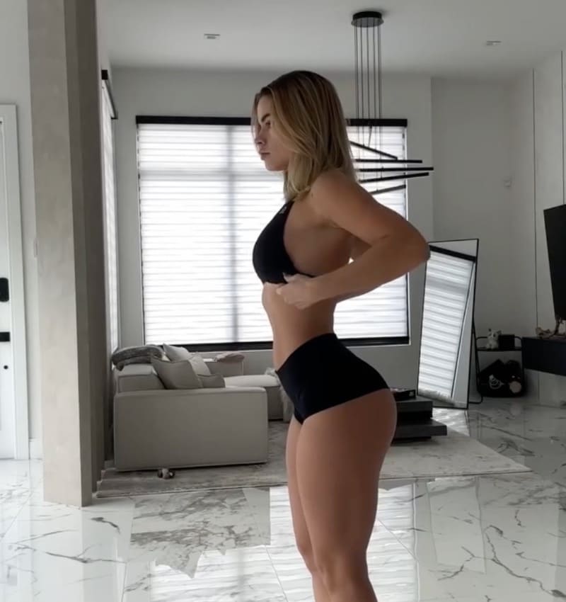 babe met nice ass