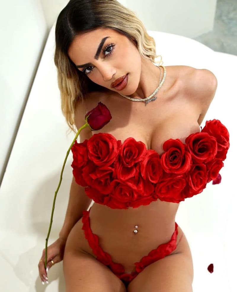 EVa in red