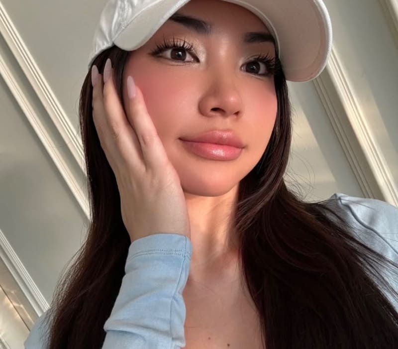Katie selfie