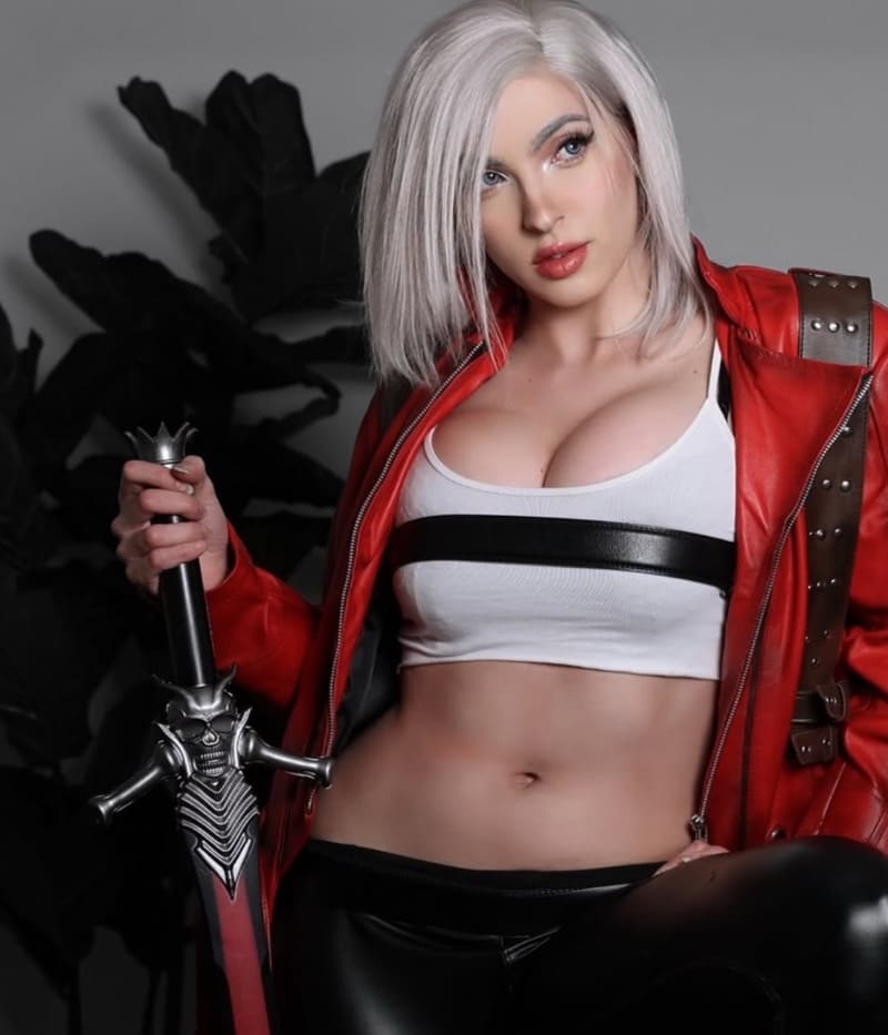 Brianna shows off perfect figure 