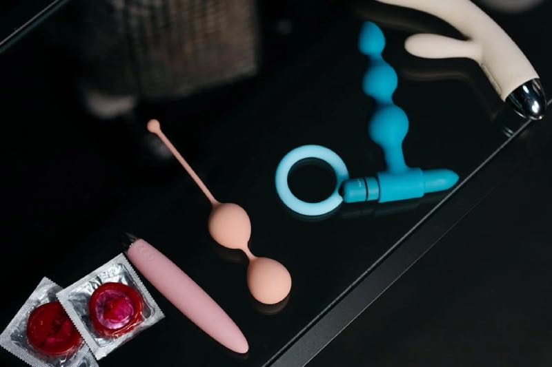 Table with sex toys