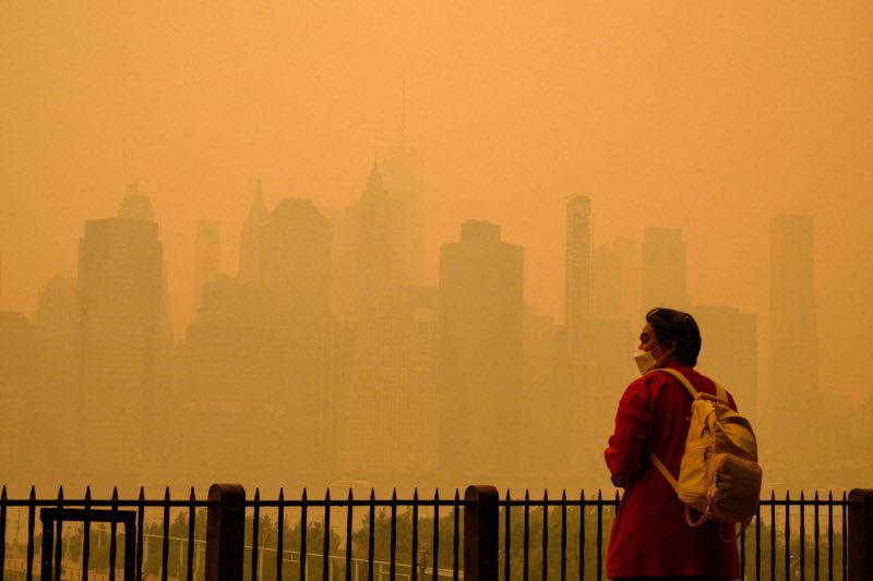 People in smog with asthma