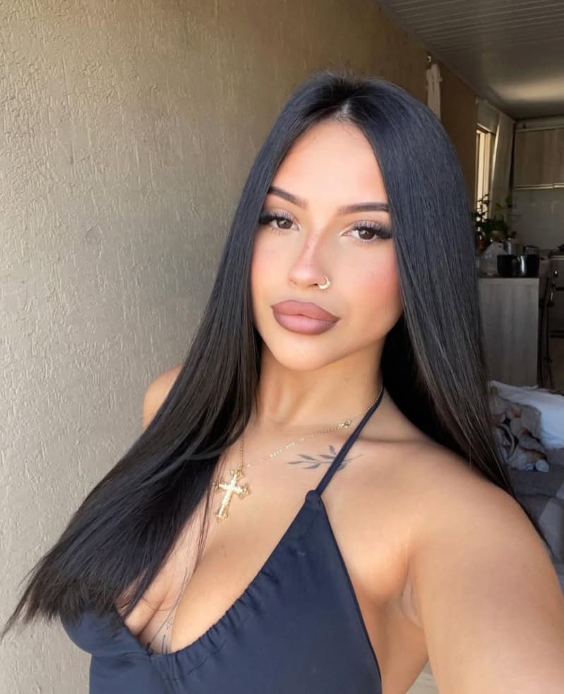 Babe in sexy top