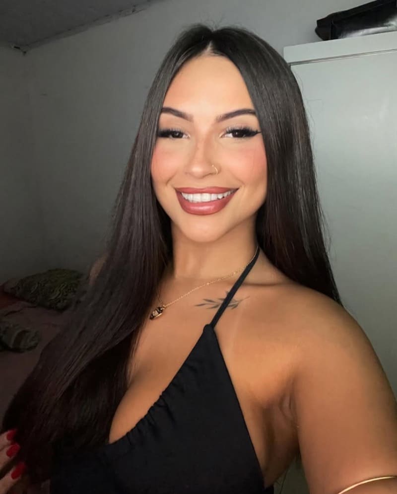 Laura in sexy black dress