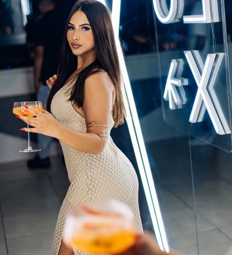 Babe in beige dress