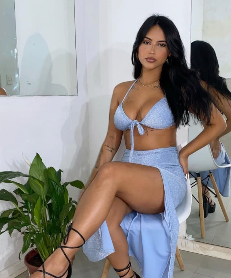 Laura in blue skirt