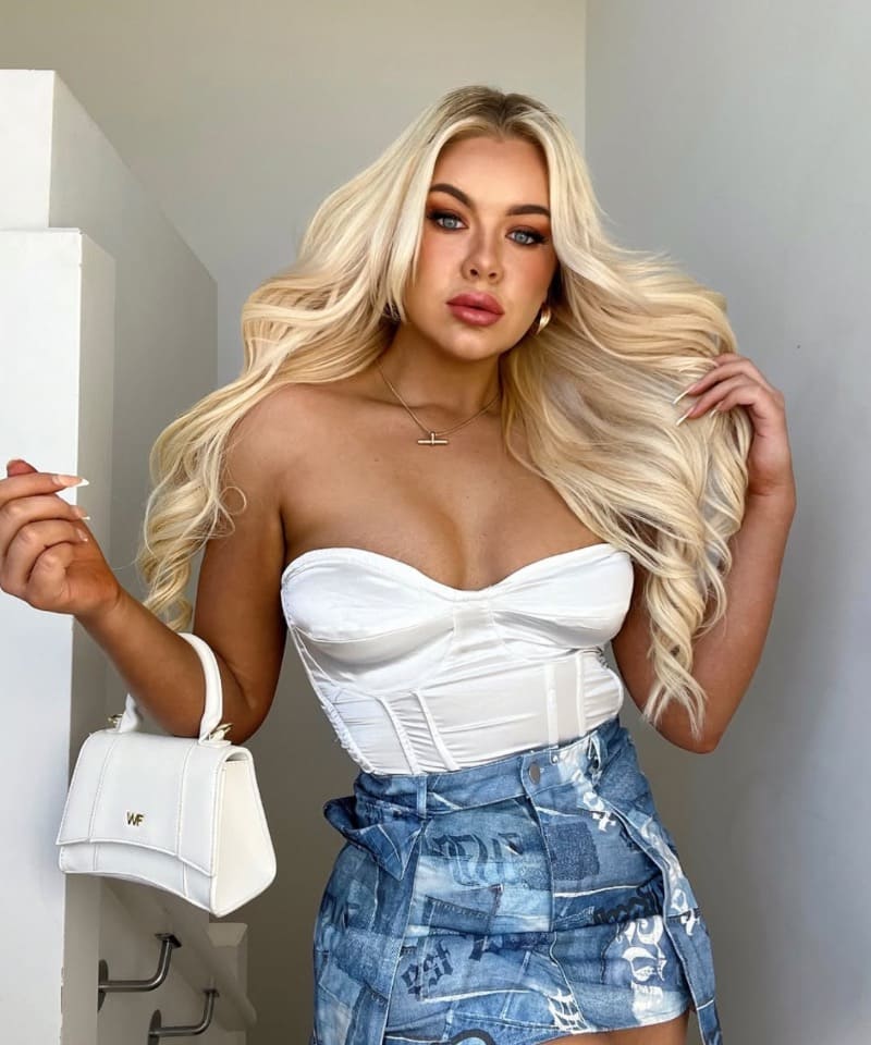 Kelly in sexy white top