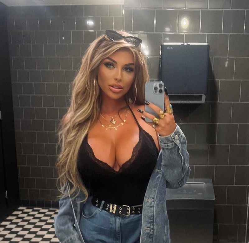 Shirley in outfit 