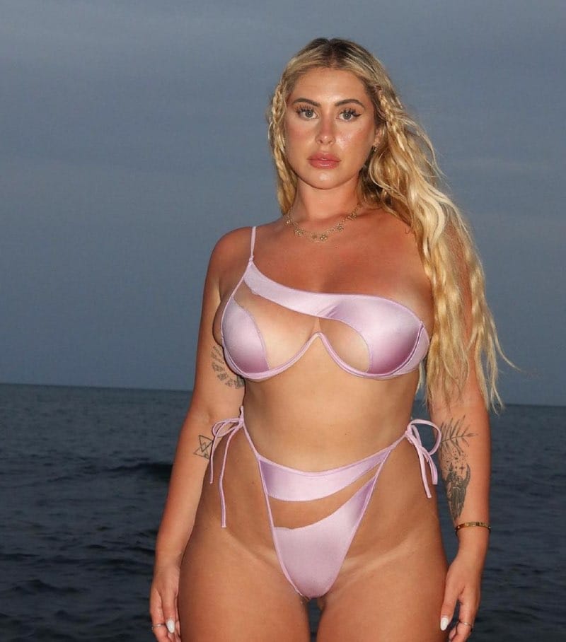 Ariella in bikini