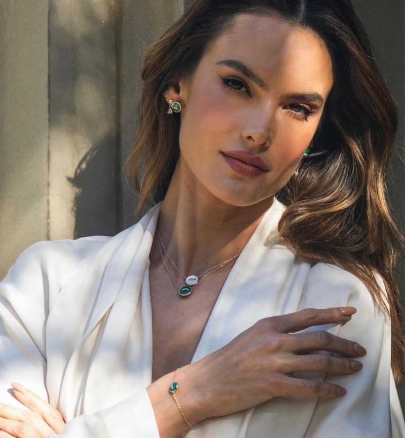 Alessandra in badjas
