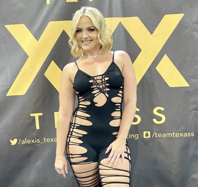 Alexis in zwart