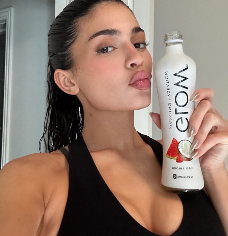 Kylie Jenner glow advertentie