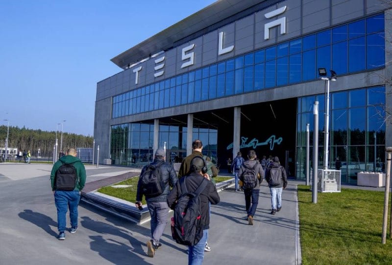 Tesla werknemers