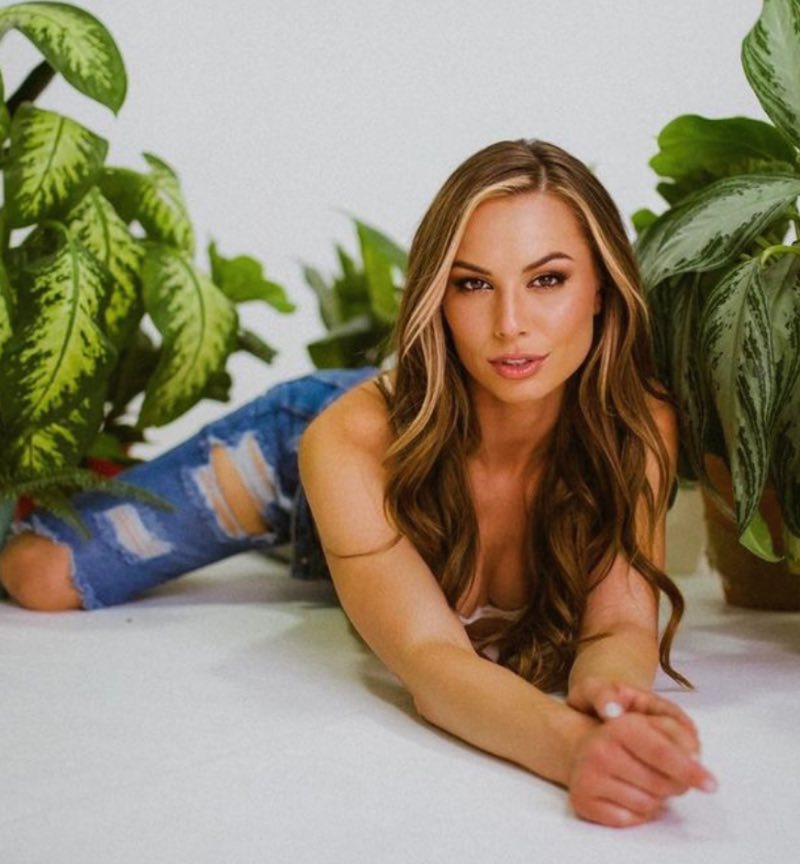 sexy pose 