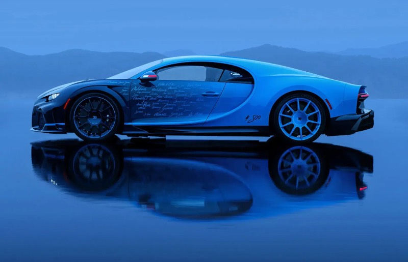Bugatti Chiron last blauw