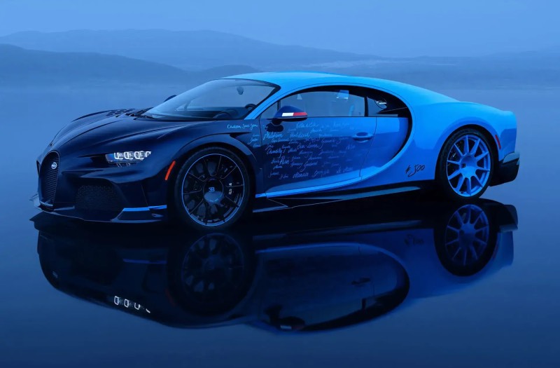 Bugatti Chiron blauw