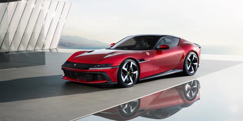 Ferrari 12 cilindri rood 