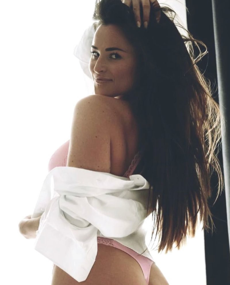 Jane in lingerie 