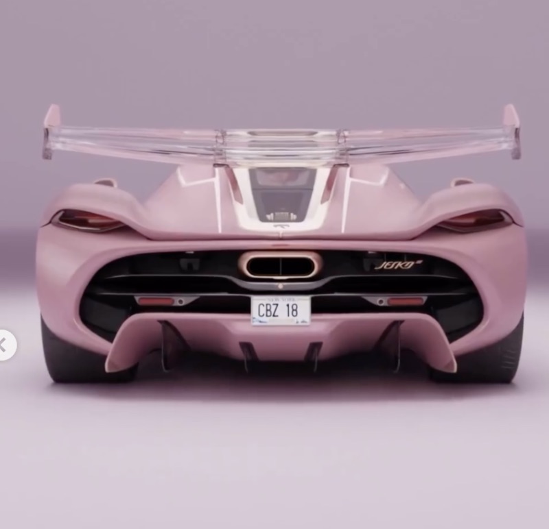 Roze Jesko achterkant Koenigsegg 