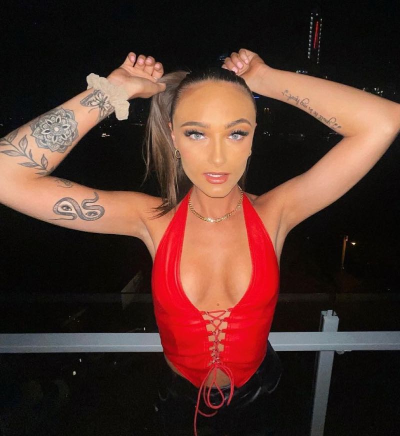 Shelby sexy outf