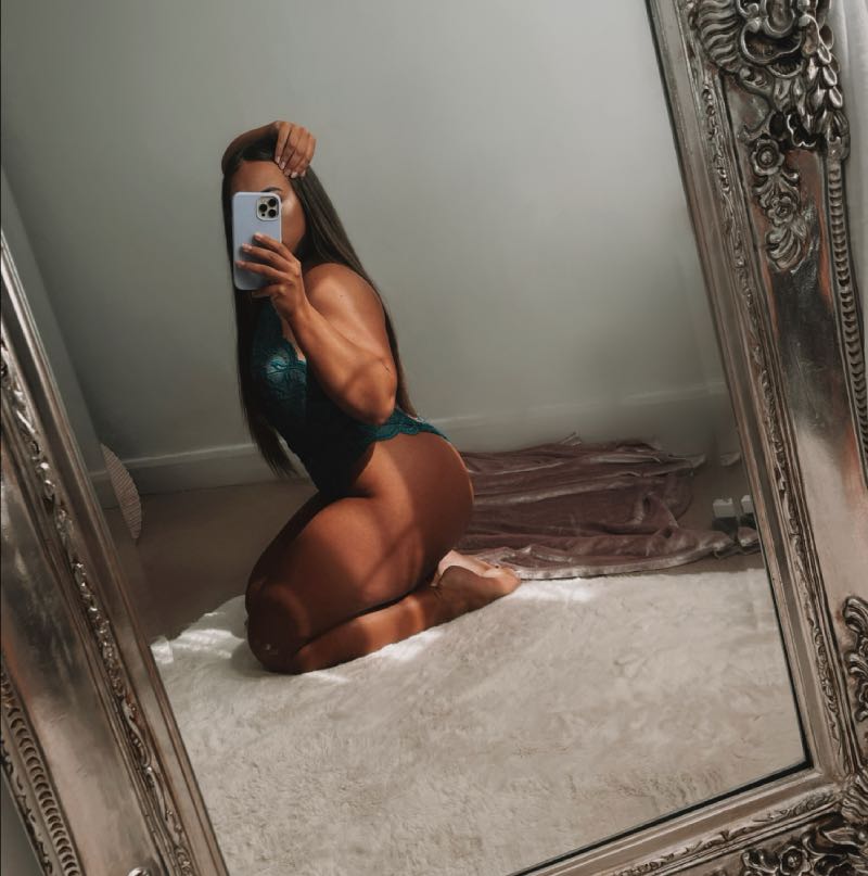 Ana in front of my mirrorr