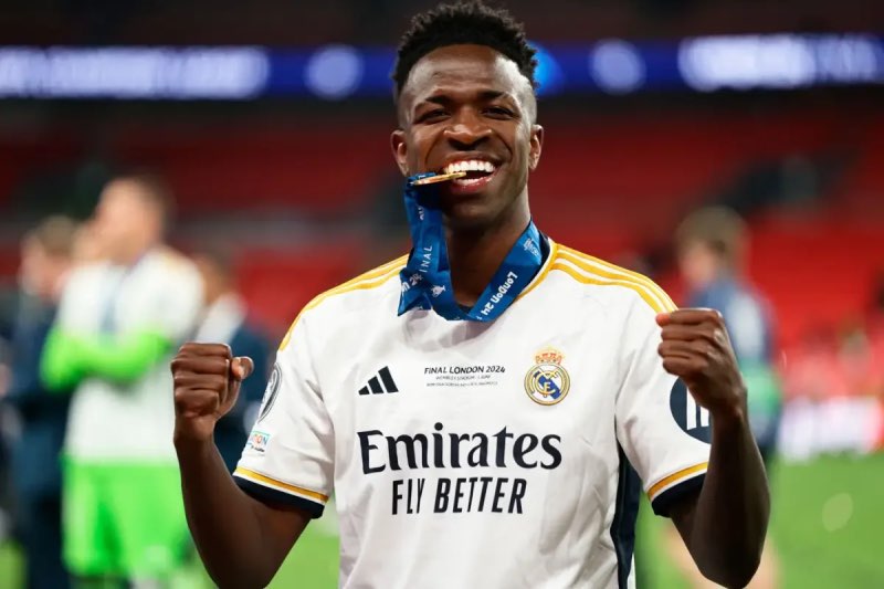 Vinicius in voetbal outfit