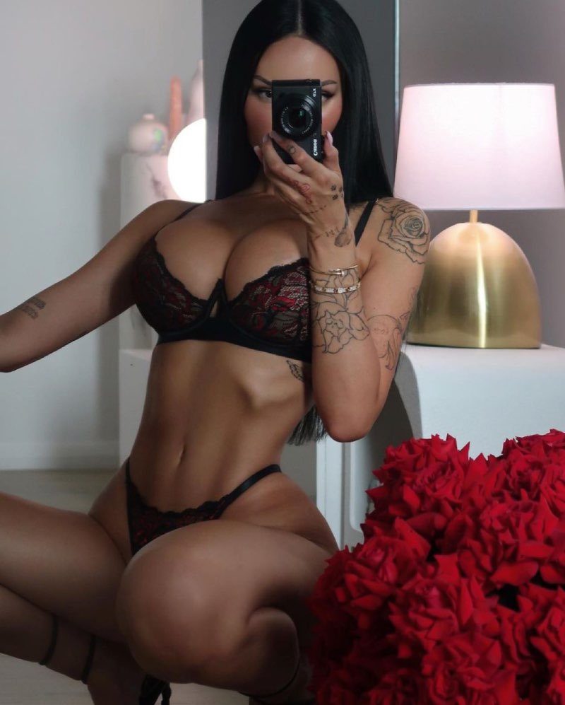 Sexy babe