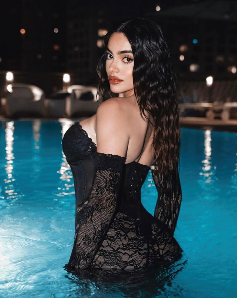 Jacqueline in water