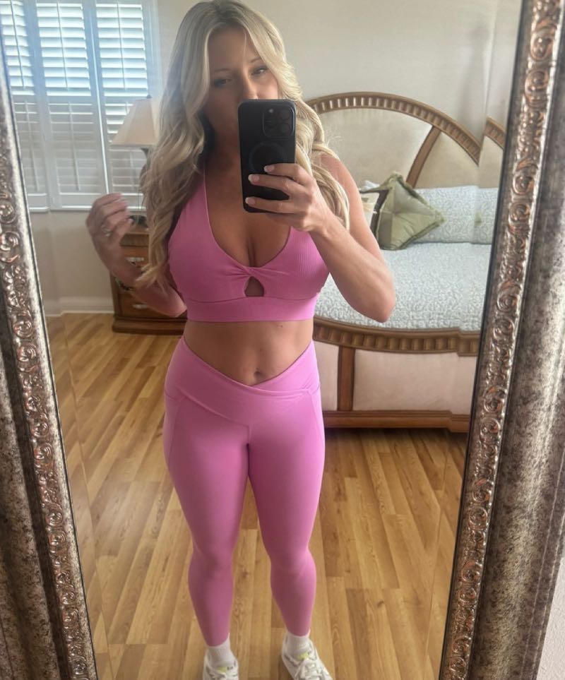 Mallory in roze