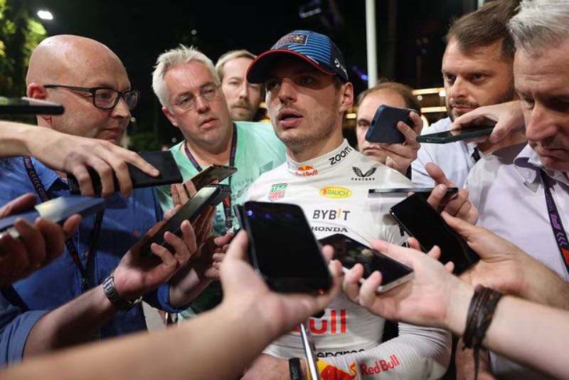 Max Verstappen interview buiten FIA pen