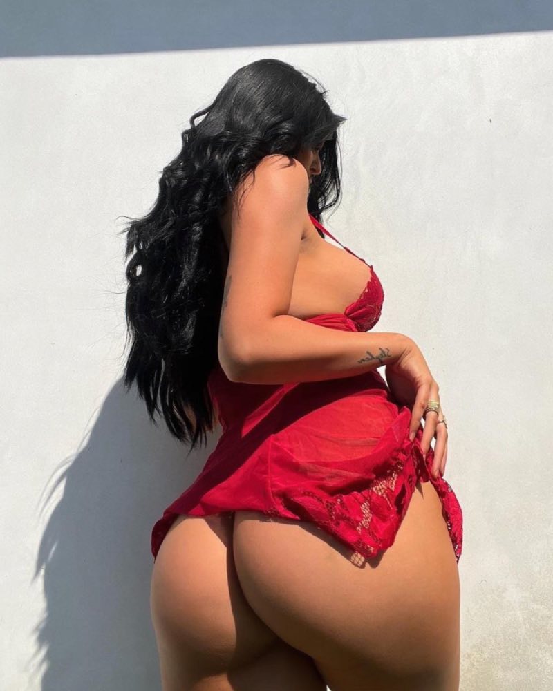 Nicole in rood
