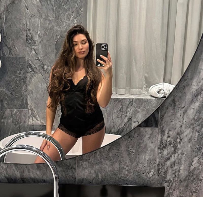 Isaya in sexy outfit