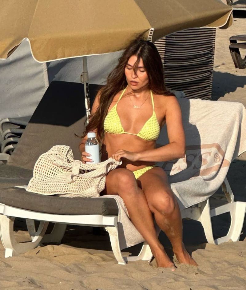 Isaya sexy bikini