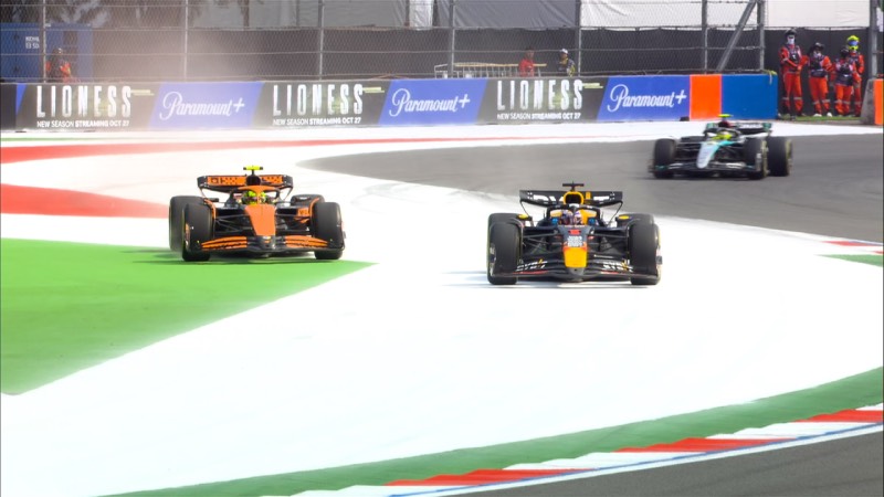 Max Verstappen en Lando Norris tijdens Mexico GP