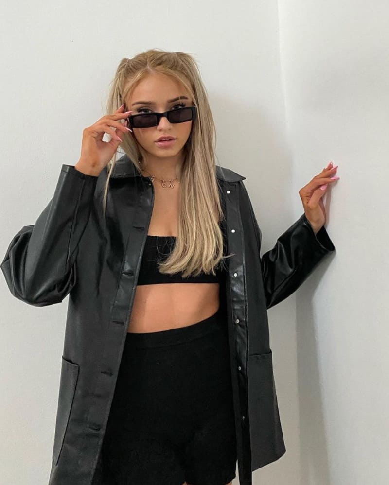 Honeypuu in coole outfit