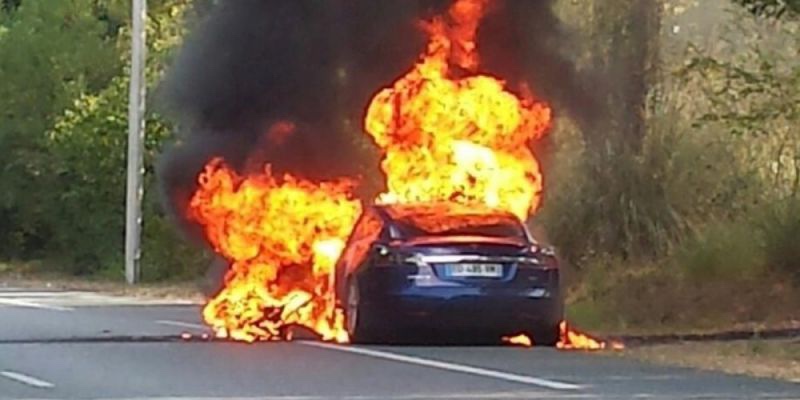 Brandende Tesla