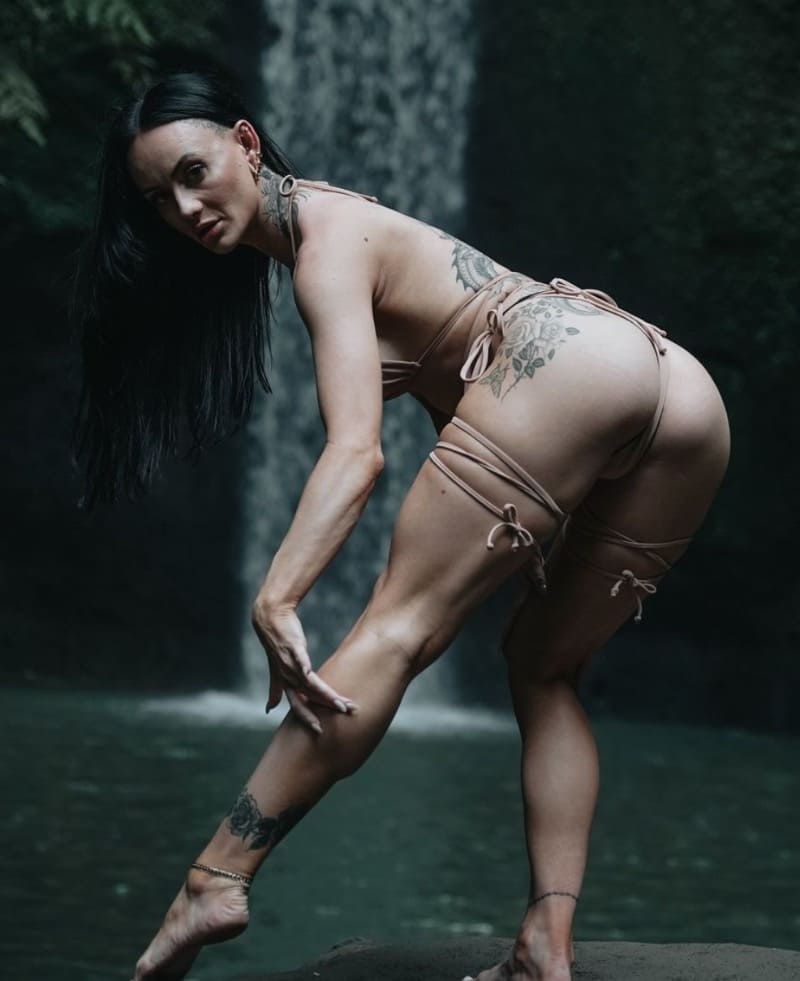 Babe met sexy billen