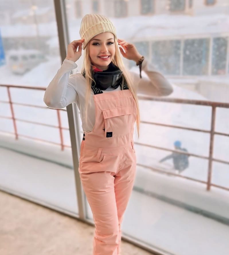 Krystal in sexy snowboard outfit