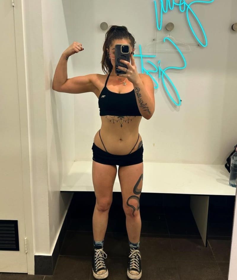 Babe in sport kleding