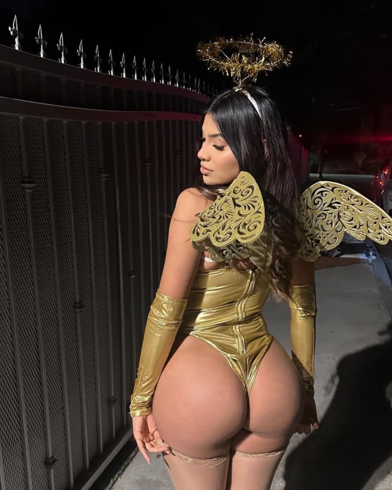 Sexy outfit Lil Janet